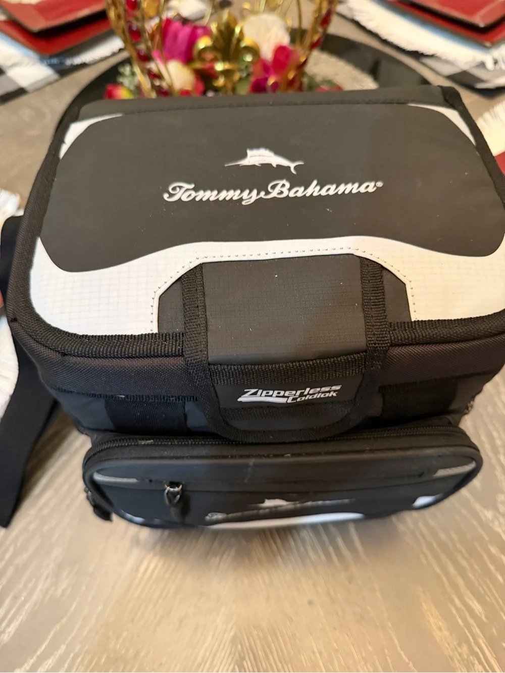 Tommy Bahama Black and White Insulated Toiletry / Cooler Bag
